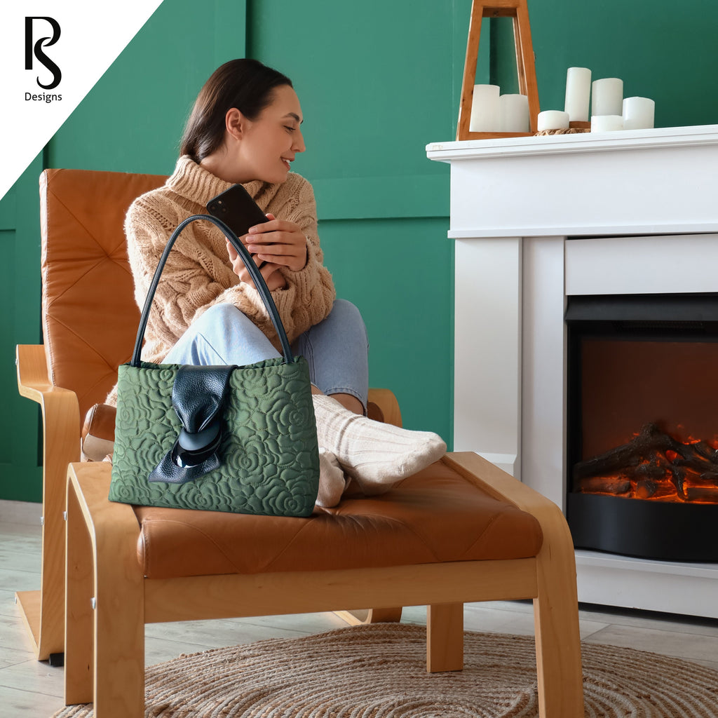 La Victoria Ribbons and Roses