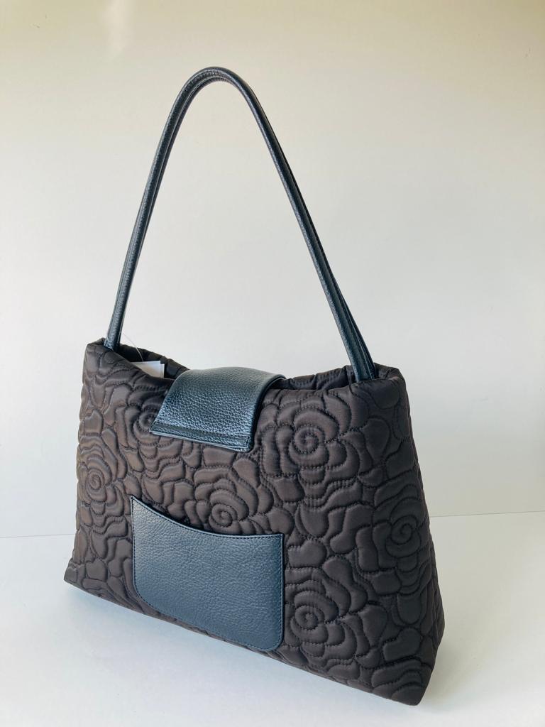 La Victoria Ribbons and Roses