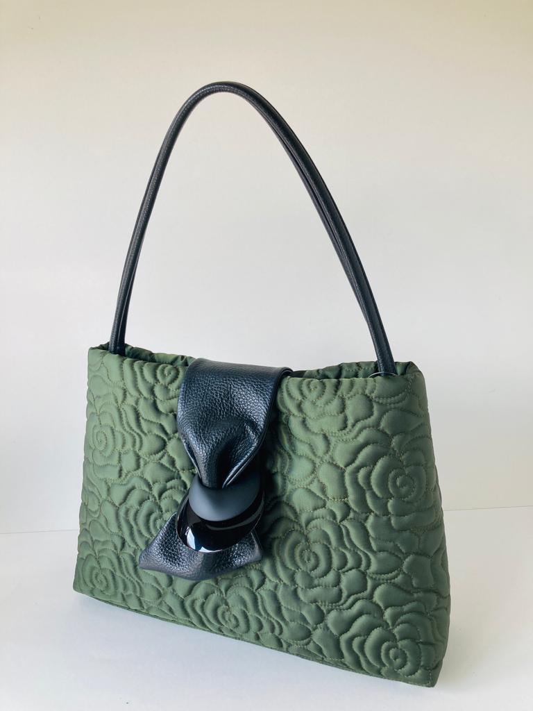 La Victoria Ribbons and Roses