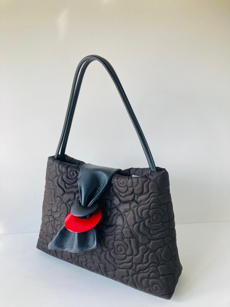 La Victoria Ribbons and Roses